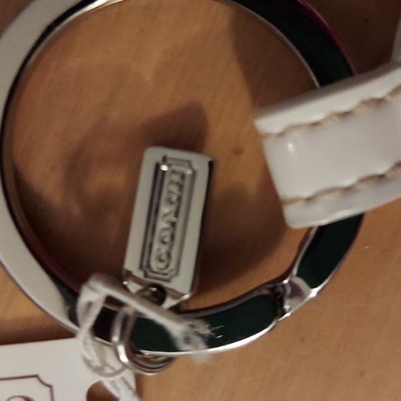 COACH NWT Rabbit Keychain! - Picture 6 of 7